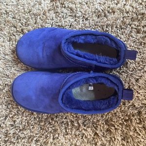 UGG Ultra Mini size 8 Naval Blue